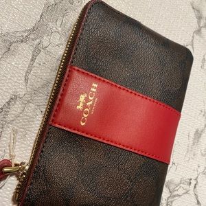 BRAND NEW COACH Wristlet